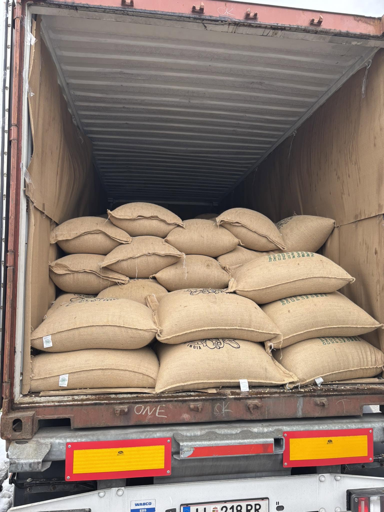 Container Nahaufnahme Kaffeesäcke
